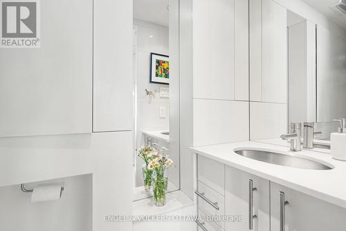 Powder Room - 1710 - 324 Laurier Avenue W, Ottawa, ON 