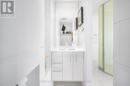 Powder Room - 1710 - 324 Laurier Avenue W, Ottawa, ON 