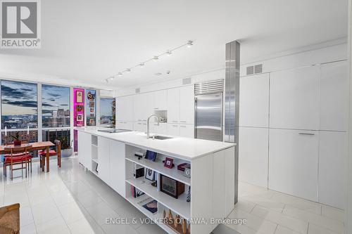 1710 - 324 Laurier Avenue W, Ottawa, ON 