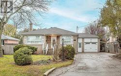 481 SANDMERE PLACE Oakville, ON L6L 4G5