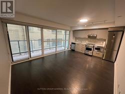 812 - 87 PETER STREET Toronto, ON M5V 2G4