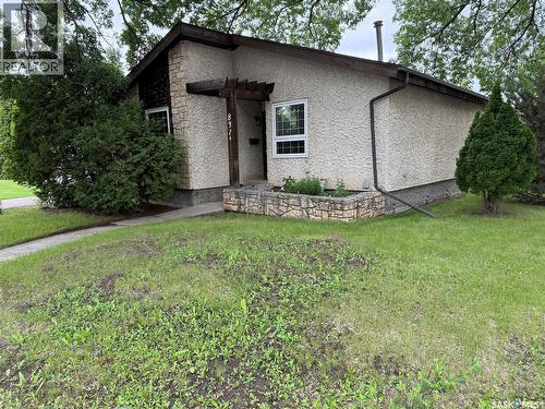 831 Seymour CRESCENT N  Regina, SK S4X 2B6