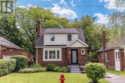 13 ALLAN AVENUE  Hamilton, ON L9H 4N7