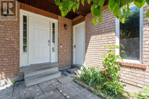 UPPER - 62 ARTHUR AVENUE , Barrie, Ontario L4M 6H5 5