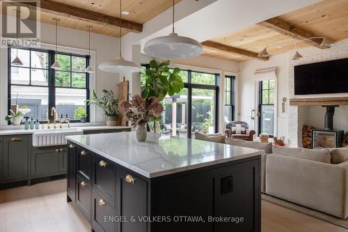 551 Hillcrest Avenue, Ottawa, ON 