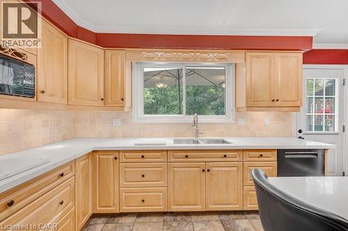 4162 Sutherland Crescent, Burlington, ON - Indoor Photo Showing Kitchen With Double Sink