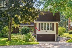 36 GLENDENNING DRIVE Ottawa, ON K2H 7Y9
