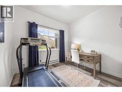 large second bedroom - 