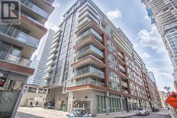 226 - 21 NELSON STREET Toronto, ON M5V 1T8