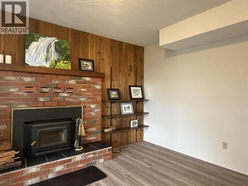 2400 Arnoldus Road, Quesnel, BC - Indoor Photo Showing Living Room With Fireplace