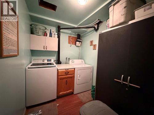 2186 Crestview Crescent, Castlegar, BC - Indoor Photo Showing Laundry Room