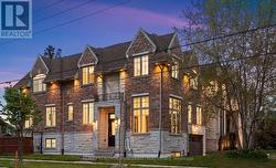122 HOLMES AVENUE  Toronto, ON M2N 4M6