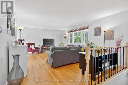 View into livingroom - 2966 Linton Road, Ottawa, ON 