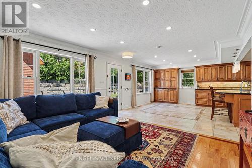 101 Ivy Crescent, Ottawa, ON 