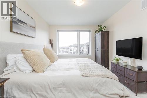 33 Red Maple Lane, Barrie, ON 