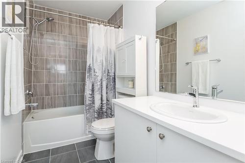 33 Red Maple Lane, Barrie, ON 