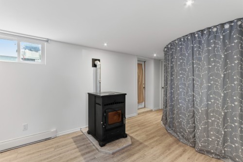 Salle familiale - 800 Rue Robillard, Beauharnois, QC - Indoor Photo Showing Other Room