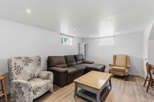 Salle familiale - 800 Rue Robillard, Beauharnois, QC - Indoor