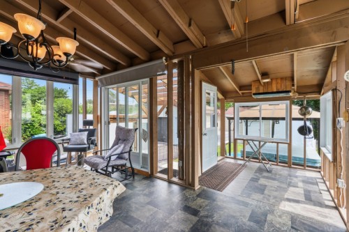 Véranda - 800 Rue Robillard, Beauharnois, QC - Indoor