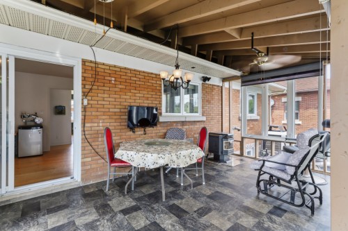 Véranda - 800 Rue Robillard, Beauharnois, QC -  With Exterior
