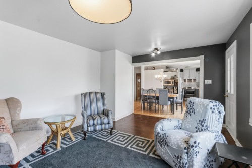 Salon - 800 Rue Robillard, Beauharnois, QC - Indoor Photo Showing Living Room