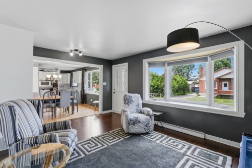 Salon - 800 Rue Robillard, Beauharnois, QC - Indoor Photo Showing Living Room