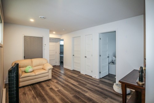 Salle familiale - 69 64E Avenue O., Saint-Paul-De-L'Île-Aux-Noix, QC - Indoor Photo Showing Other Room