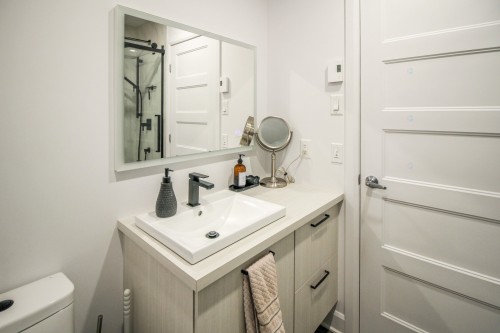 Salle de bains - 69 64E Avenue O., Saint-Paul-De-L'Île-Aux-Noix, QC - Indoor Photo Showing Bathroom