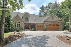 9956 PINETREE CRESCENT Lambton Shores (Grand Bend), ON N0M 1T0