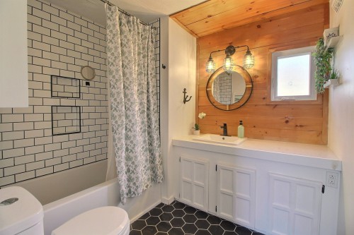 Salle de bains - 342 Rue Belmont, Val-D'Or, QC 
