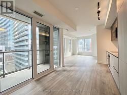 1107 - 108 PETER STREET  Toronto, ON M5V 2G7