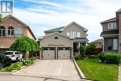 5553 WHEATLAND COURT  Mississauga, ON L5V 2E4