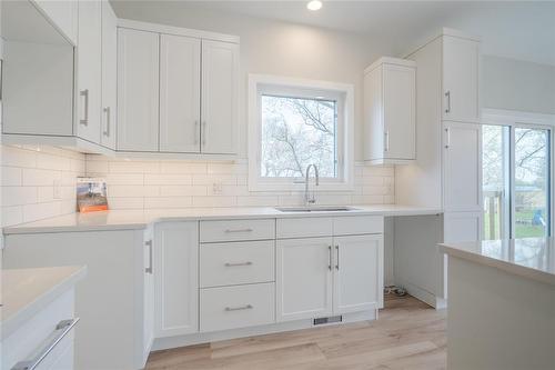 3 Elizabeth Waytiuk Cove, East Selkirk, MB - Indoor Photo Showing Kitchen