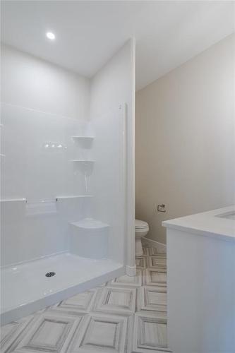 3 Elizabeth Waytiuk Cove, East Selkirk, MB - Indoor Photo Showing Bathroom