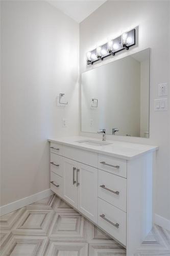 3 Elizabeth Waytiuk Cove, East Selkirk, MB - Indoor Photo Showing Bathroom