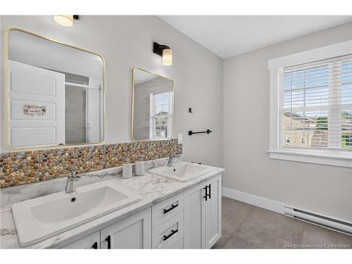 8 Rochefort St, Dieppe, NB 