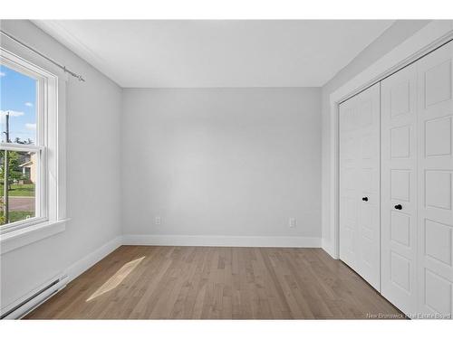 8 Rochefort St, Dieppe, NB 