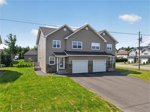 8 Rochefort St, Dieppe, NB 