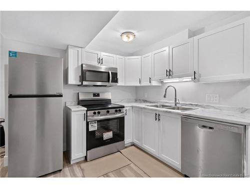 8 Rochefort St, Dieppe, NB 