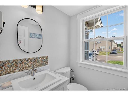 8 Rochefort St, Dieppe, NB 