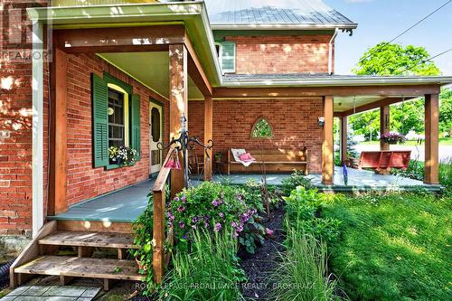15 Rideau Street, Westport, ON 
