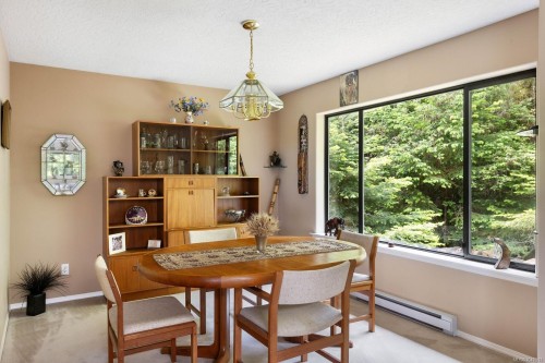 7084 Willis Point Rd, Central Saanich, BC 
