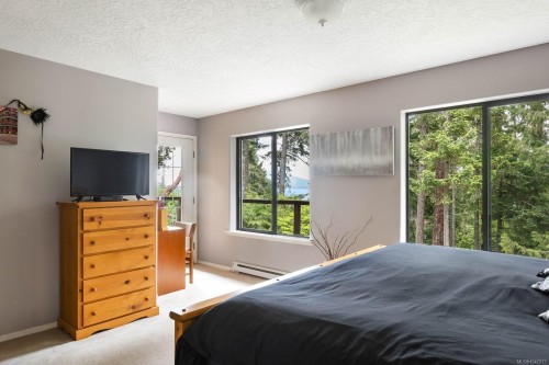 7084 Willis Point Rd, Central Saanich, BC 