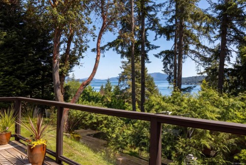 7084 Willis Point Rd, Central Saanich, BC 