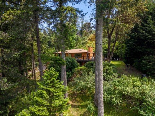7084 Willis Point Rd, Central Saanich, BC 