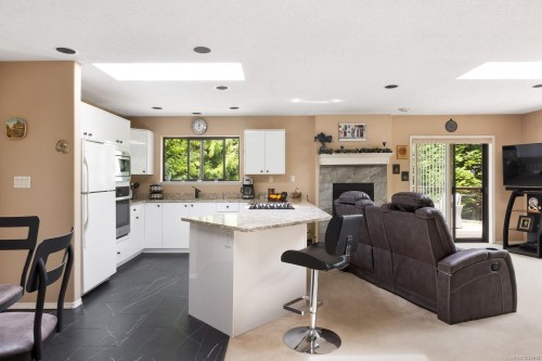 7084 Willis Point Rd, Central Saanich, BC 