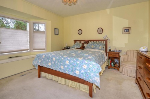 10502 Jocelyn Pl, Sidney, BC 