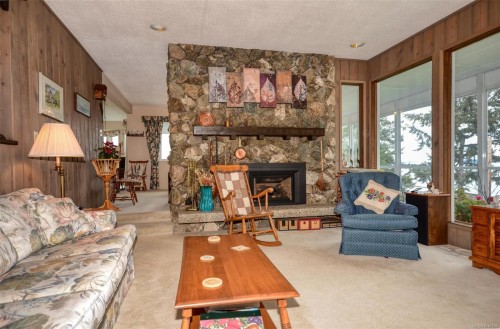 10502 Jocelyn Pl, Sidney, BC 
