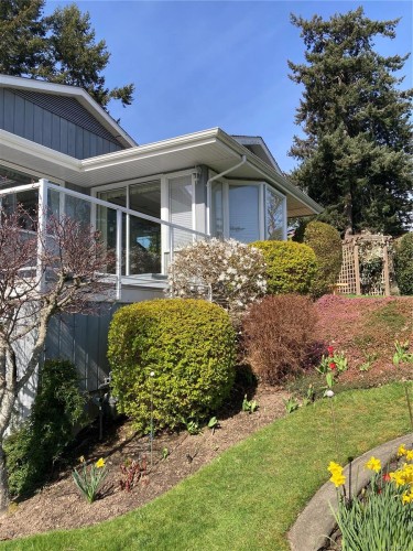 10502 Jocelyn Pl, Sidney, BC 