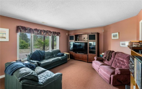 1662 Stamps Rd, Cowichan Bay, BC 